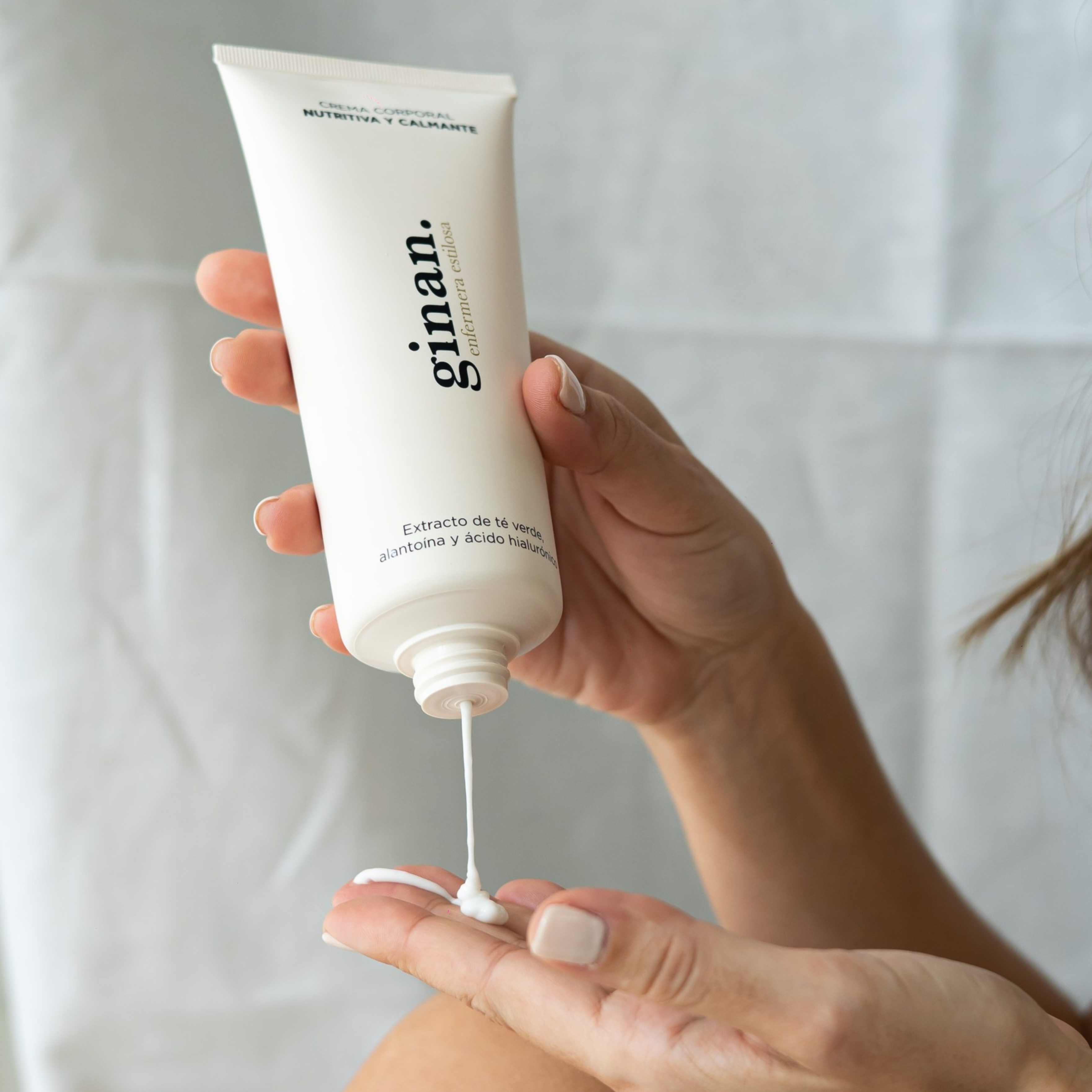 GINAN · crema corporal nutritiva y calmante