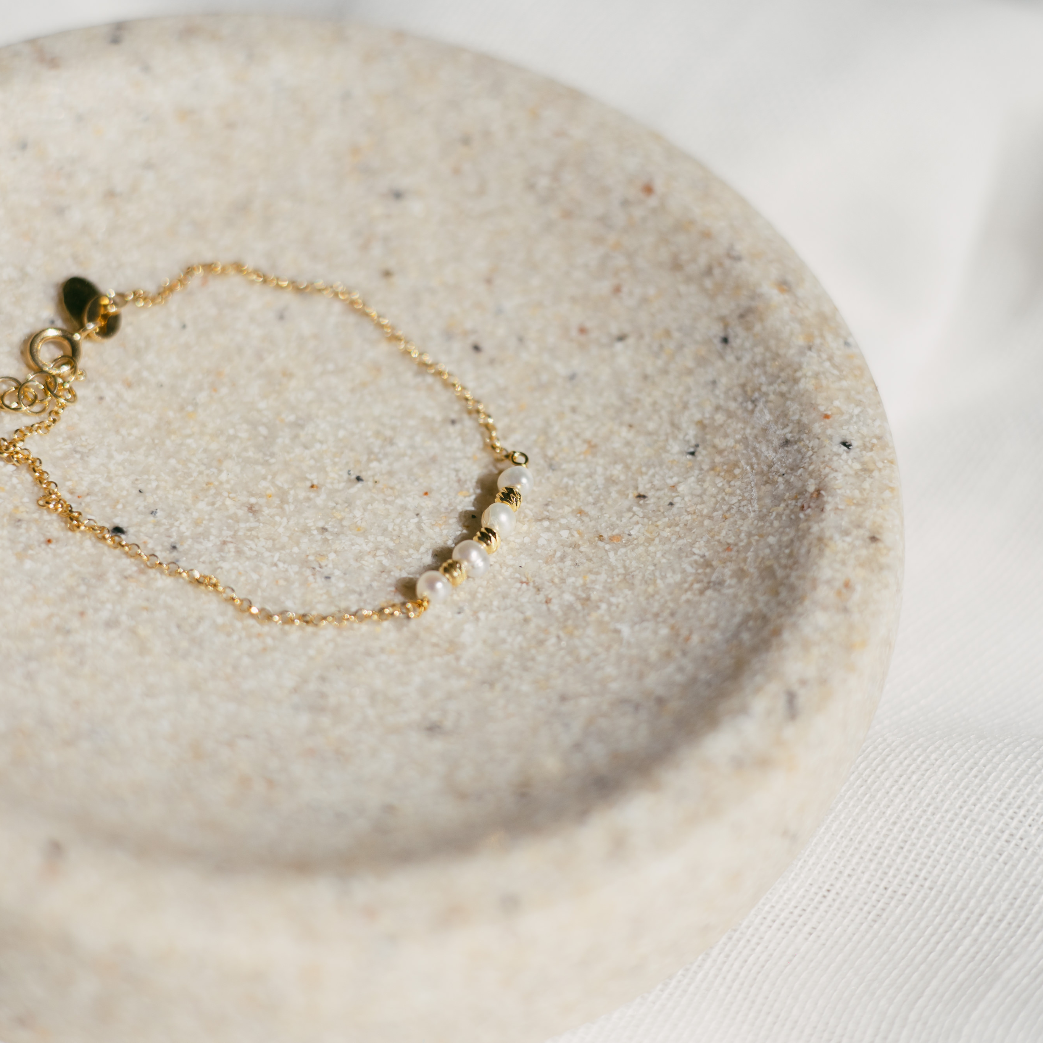 Joya Luz, pulsera Plata reciclada bañada en oro de 18 kt 